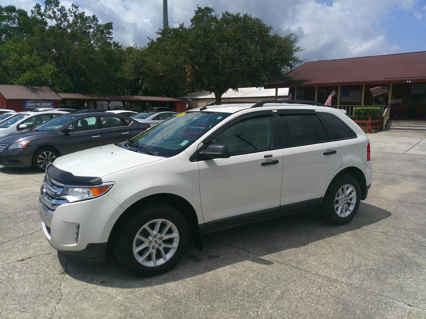 2013 WHITE FORD EDGE SE (2FMDK3GC2DB) , located at 1200 Cassat Avenue, Jacksonville, FL, 32205, (904) 695-1885, 30.302404, -81.731033 - Photo#1